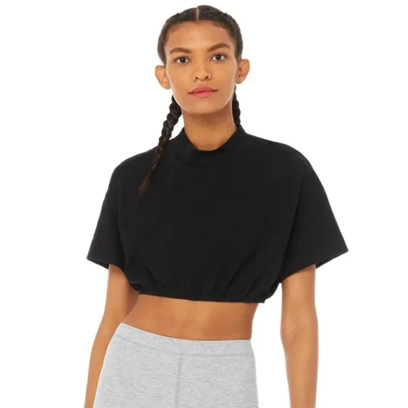 新しいコレクション It Kick Alo | Tops | Yoga ALO Cropped Poshmark | Black Tee ヨガ・ピラティス